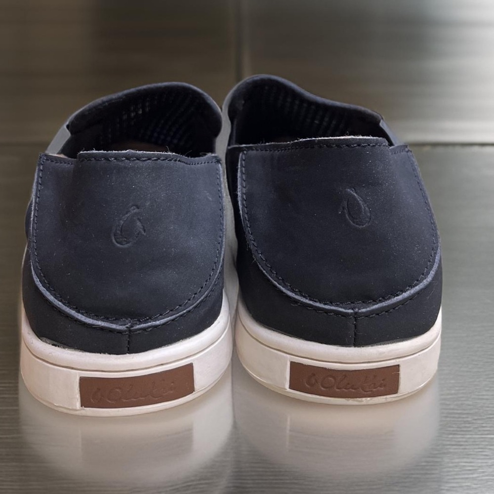 🔥BEAUTIFUL OLUKAI SLIP ONS🔥 - Picture 3 of 7
